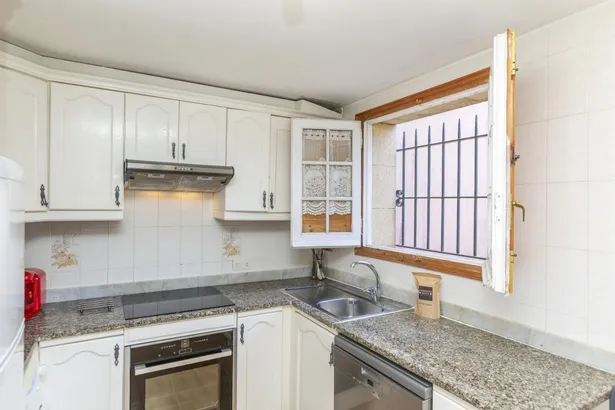 Calella de Palafrugell – Casa pareada con jardín privado y piscina comunitaria