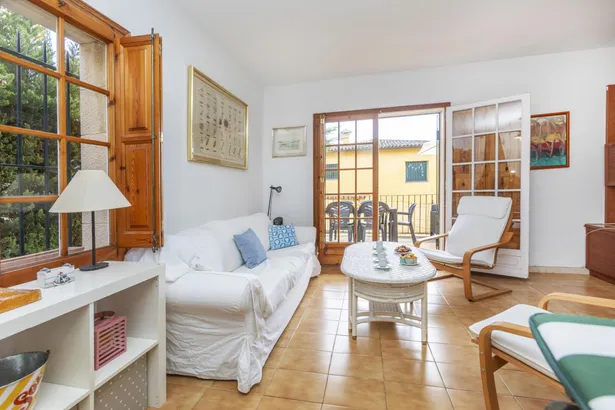 Calella de Palafrugell – Casa pareada con jardín privado y piscina comunitaria