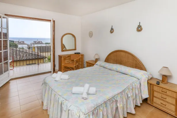 Calella de Palafrugell – Casa pareada con jardín privado y piscina comunitaria