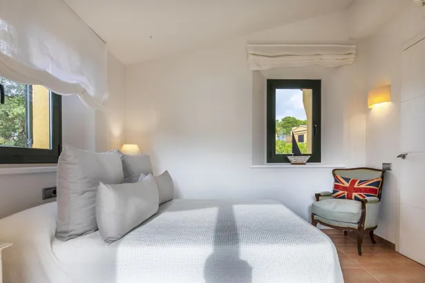 Casa adosada con jardín privado y piscina comunitaria en Llafranc, a tan sólo  400 m de la playa.
