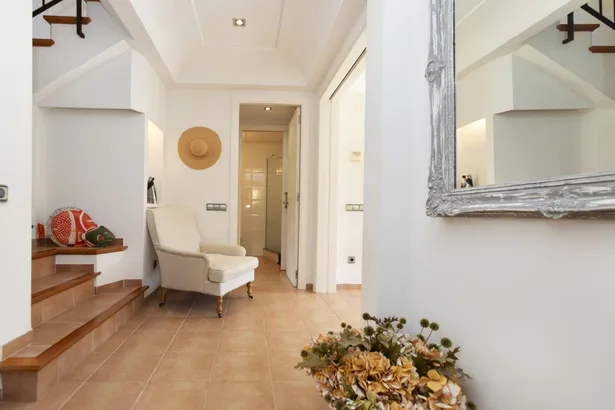 Casa adosada con jardín privado y piscina comunitaria en Llafranc, a tan sólo  400 m de la playa.