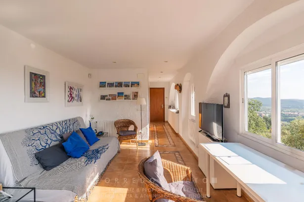 Panoràmiques, llum i tranquil·litat al cor de la Costa Brava.