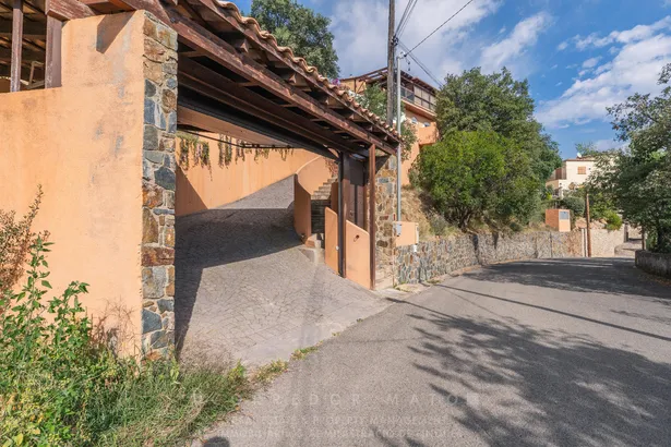 Panoràmiques, llum i tranquil·litat al cor de la Costa Brava.