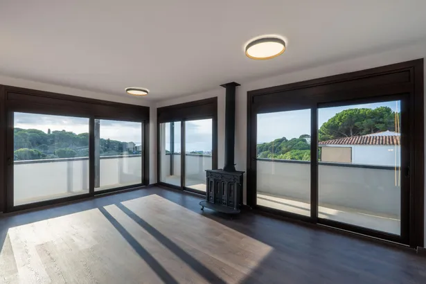 Diseño, vistas y serenidad en Arenys de Mar.