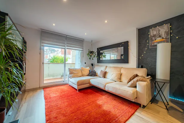 Triplex in the centre of Mataró – Space, light and urban living