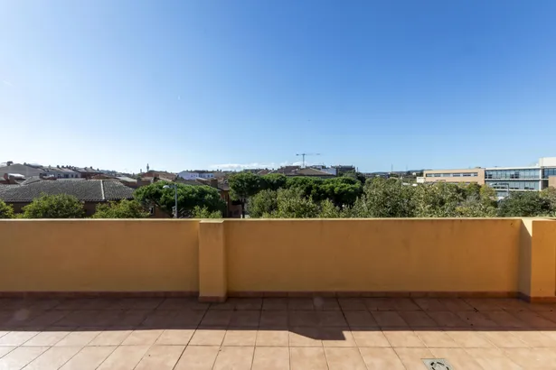 Dúplex amb terrassa i vistes obertes