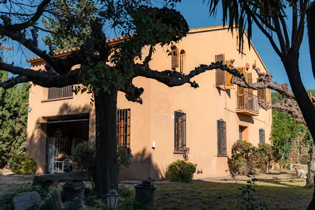 Masia amb vistes al mar i 14.000 m² de parcel·la