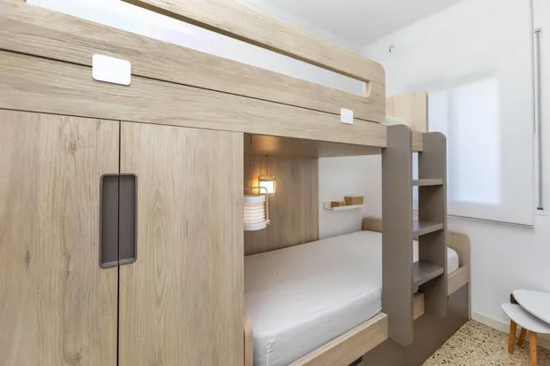Apartament cantoner a 300 metres d’Aigua Xelida – Llum, calma i vida mediterrània