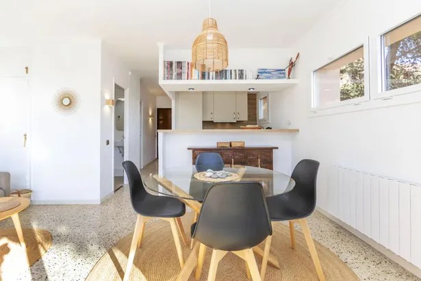 Apartament cantoner a 300 metres d’Aigua Xelida – Llum, calma i vida mediterrània