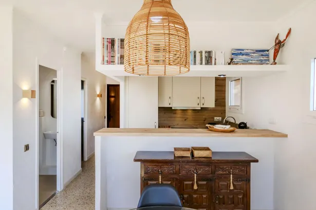 Apartament cantoner a 300 metres d’Aigua Xelida – Llum, calma i vida mediterrània