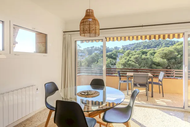 Apartament cantoner a 300 metres d’Aigua Xelida – Llum, calma i vida mediterrània