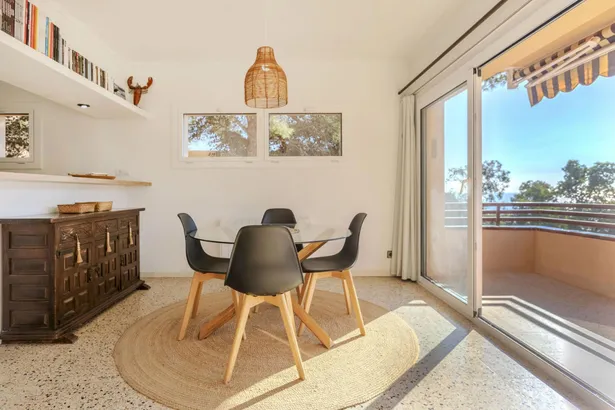 Apartament cantoner a 300 metres d’Aigua Xelida – Llum, calma i vida mediterrània