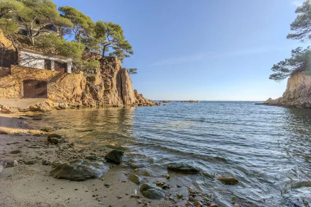 Apartament cantoner a 300 metres d’Aigua Xelida – Llum, calma i vida mediterrània