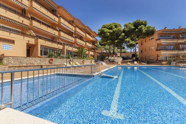 Apartament cantoner a 300 metres d’Aigua Xelida – Llum, calma i vida mediterrània