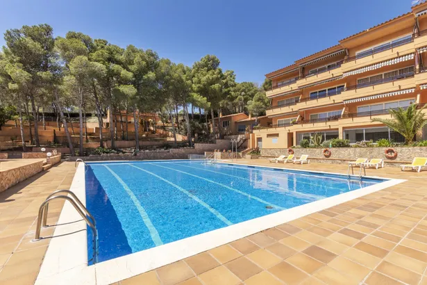 Apartament cantoner a 300 metres d’Aigua Xelida – Llum, calma i vida mediterrània