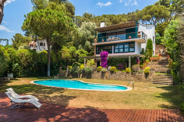 Vila al prestigiós poble de Llafranc amb vistes al mar i a la muntanya