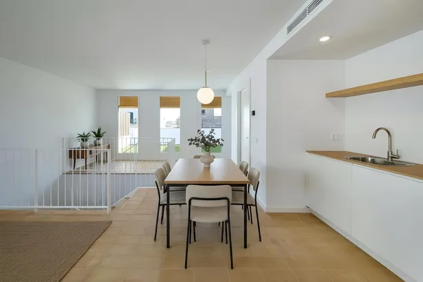 Casa de poble totalment renovada a tocar del mar