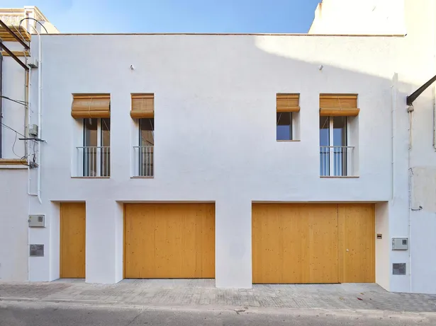 Casa de poble totalment renovada a tocar del mar