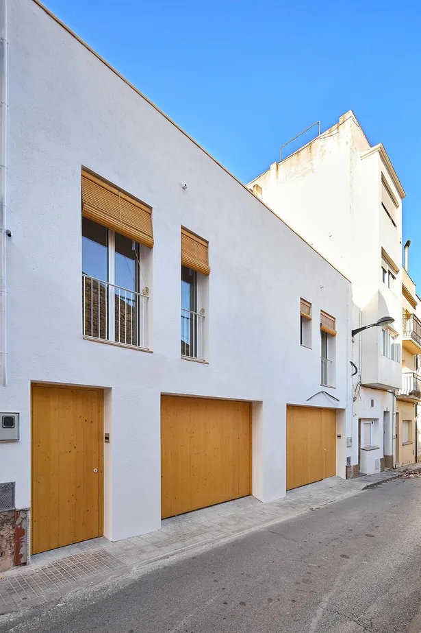 Casa de poble totalment renovada a tocar del mar