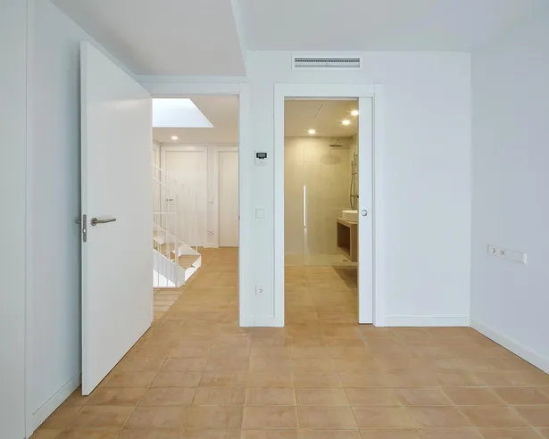 Casa d´obra nova, a 300 m de la platja, al nucli antic de l´Escala