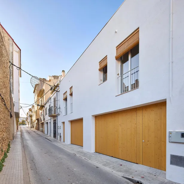Casa d´obra nova, a 300 m de la platja, al nucli antic de l´Escala