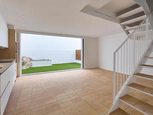 Casa d´obra nova, a 300 m de la platja, al nucli antic de l´Escala
