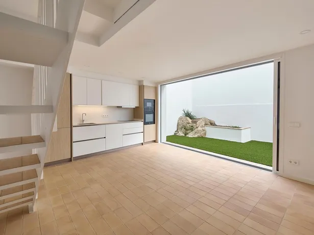 Casa d´obra nova, a 300 m de la platja, al nucli antic de l´Escala