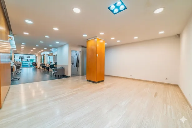 Local comercial en zona Pau Casals