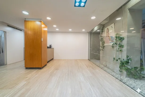 Local comercial en zona Pau Casals