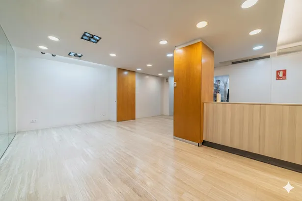 Local comercial en zona Pau Casals