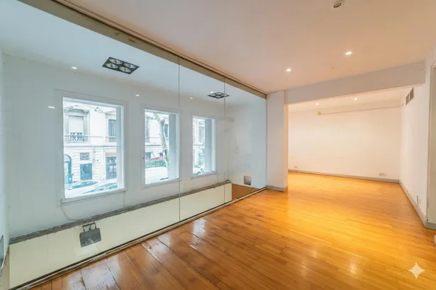 Local comercial en zona Pau Casals