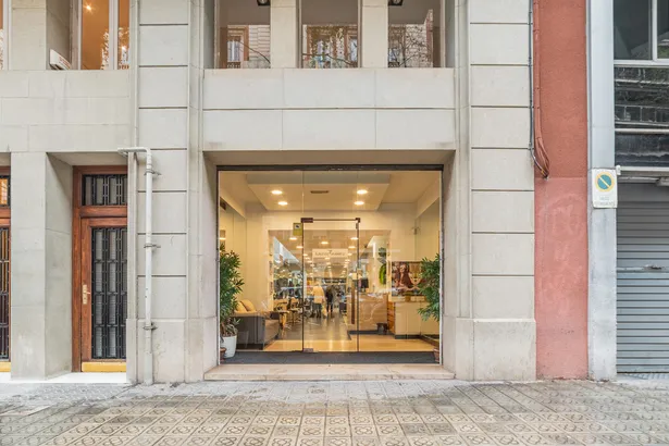 Local comercial en zona Pau Casals