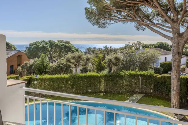 Formentera: tranquil·litat, mar i piscina a Calella