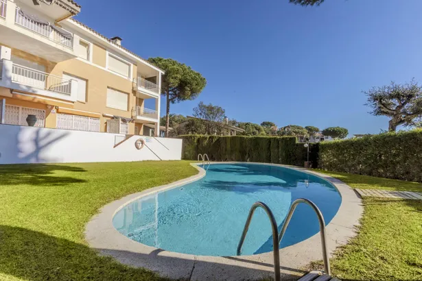 Formentera: tranquil·litat, mar i piscina a Calella