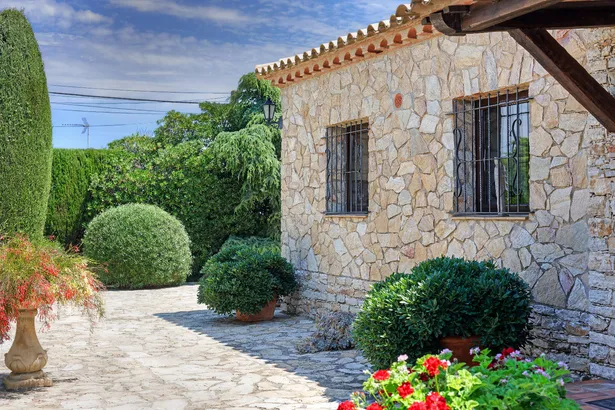 Meravellosa vila de pedra, piscina privada i boniques vistes al mar, a 500 m de la platja de Sa Riera