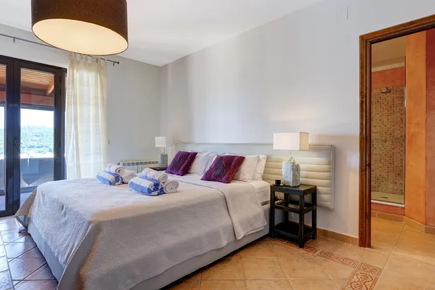 Meravellosa vila de pedra, piscina privada i boniques vistes al mar, a 500 m de la platja de Sa Riera
