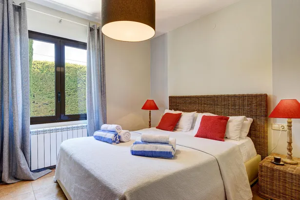 Meravellosa vila de pedra, piscina privada i boniques vistes al mar, a 500 m de la platja de Sa Riera