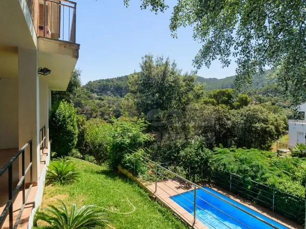 Casa amb llicència turística i piscina privada a 600 m de la platja de Sa Riera