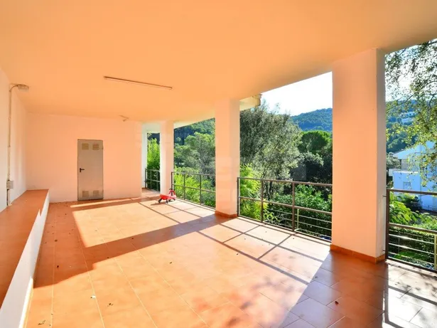 Casa amb llicència turística i piscina privada a 600 m de la platja de Sa Riera
