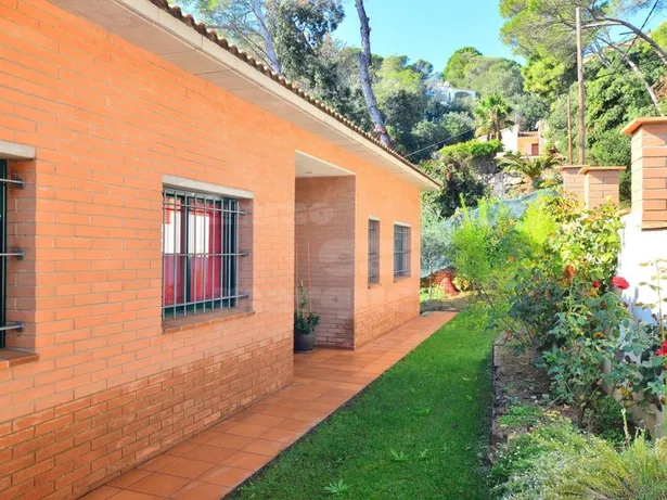 Casa amb llicència turística i piscina privada a 600 m de la platja de Sa Riera