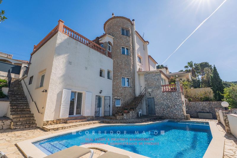 Chalet Independiente en venta Pals, Girona. Ref: 2734. CORREDOR MATÓ