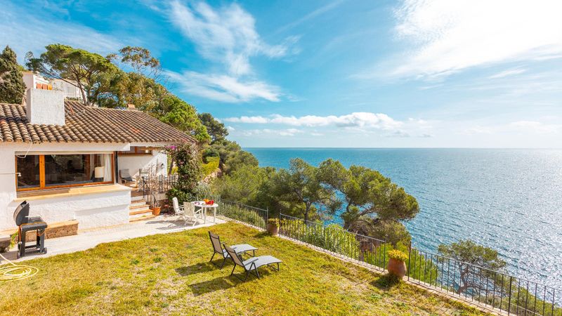 Adosado en alquiler Tamariu, Girona. Ref: 2738. CORREDOR MATÓ