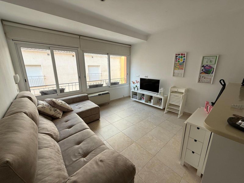 Piso en alquiler Palamós, Girona. Ref: 2739. CORREDOR MATÓ