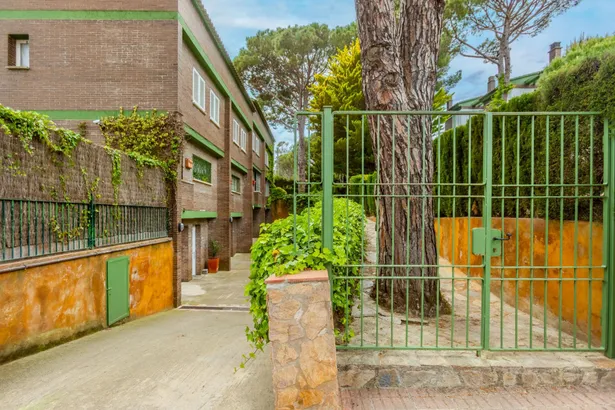 Casa  adossada a Llafranc a tan sols 500 metres de la platja