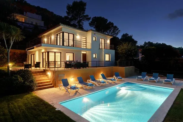 Casa unifamiliar amb vistes al mar a un pas de la platja de Tamariu