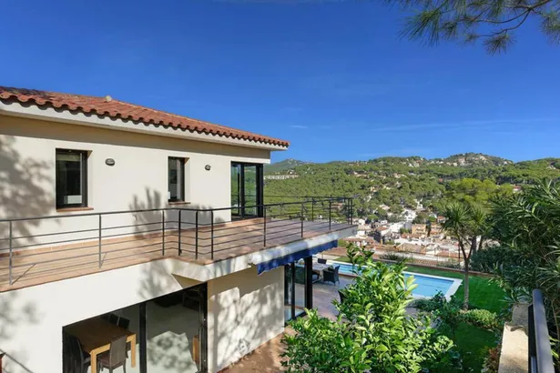Casa unifamiliar amb vistes al mar a un pas de la platja de Tamariu