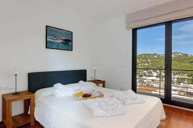 Casa unifamiliar amb vistes al mar a un pas de la platja de Tamariu