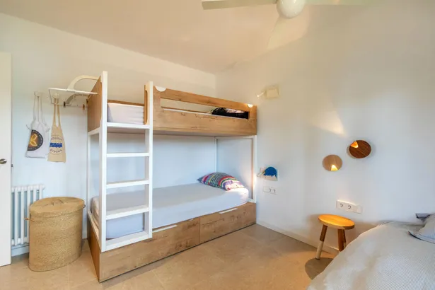 Exclusiva oportunitat a Tamariu — Apartament totalment reformat amb vistes al mar