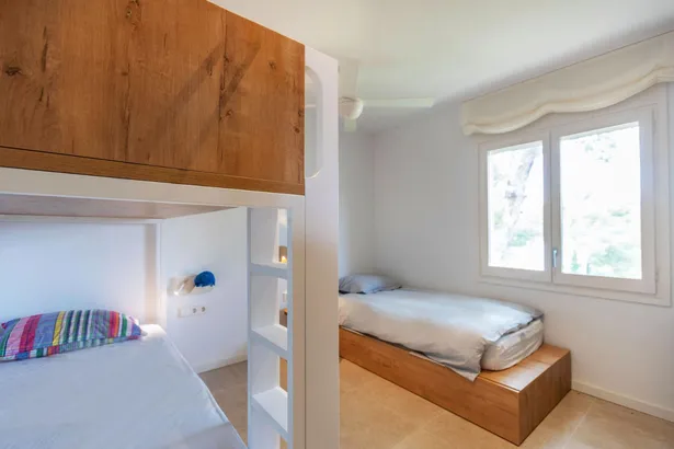 Exclusiva oportunitat a Tamariu — Apartament totalment reformat amb vistes al mar