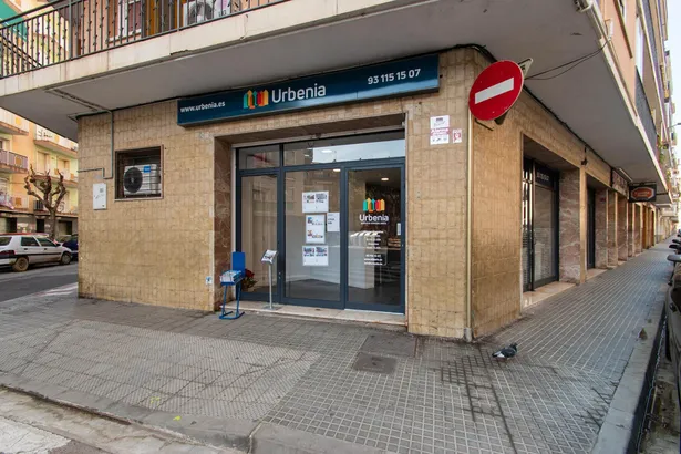 TRIPLEX EN VENTA EN CALELLA.